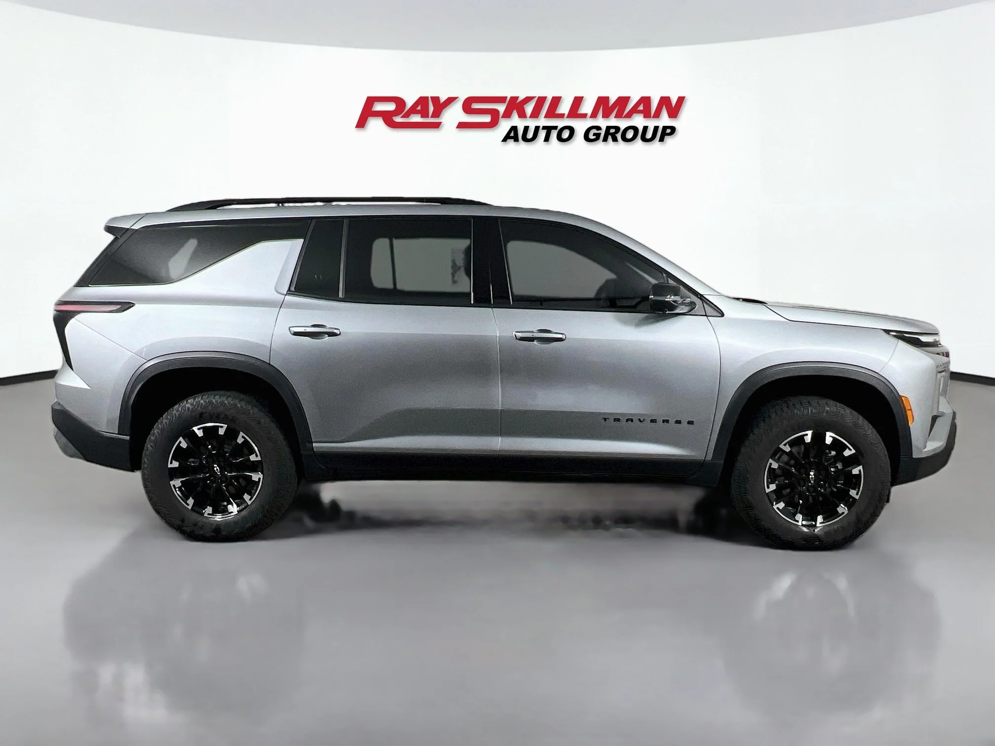 Used 2025 Sterling Gray Metallic Chevrolet AWD Z71 image 8