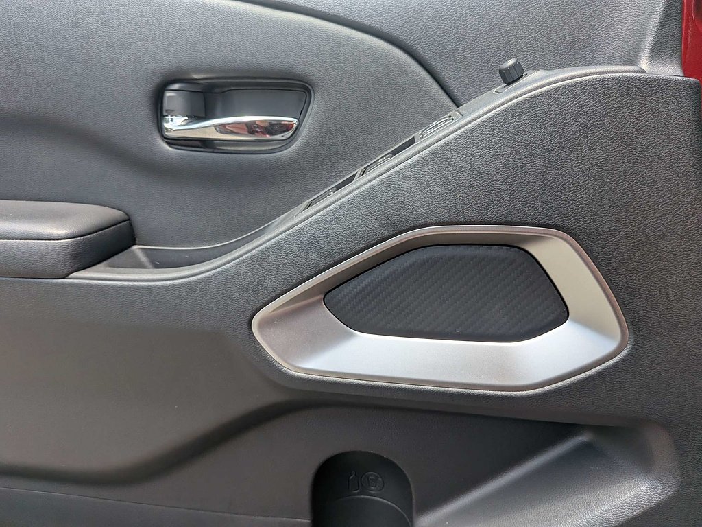 2025 Nissan Frontier SV - Photo 25