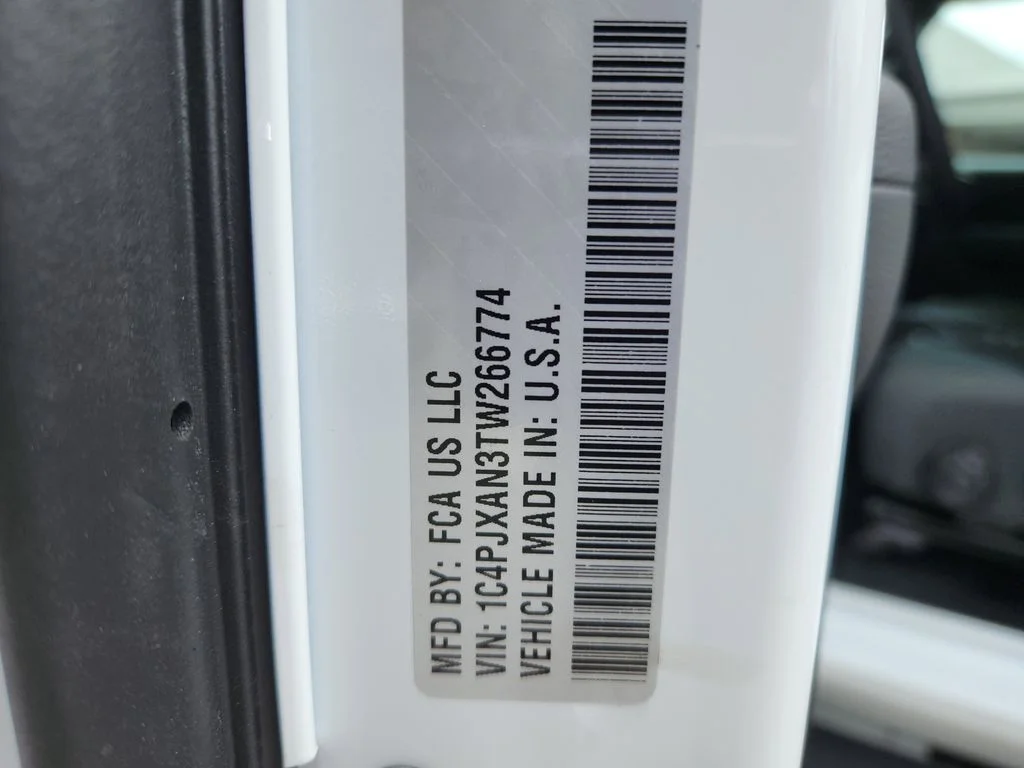 New 2026 Bright White Clear-Coat Exterior Paint Jeep Sport S image 31
