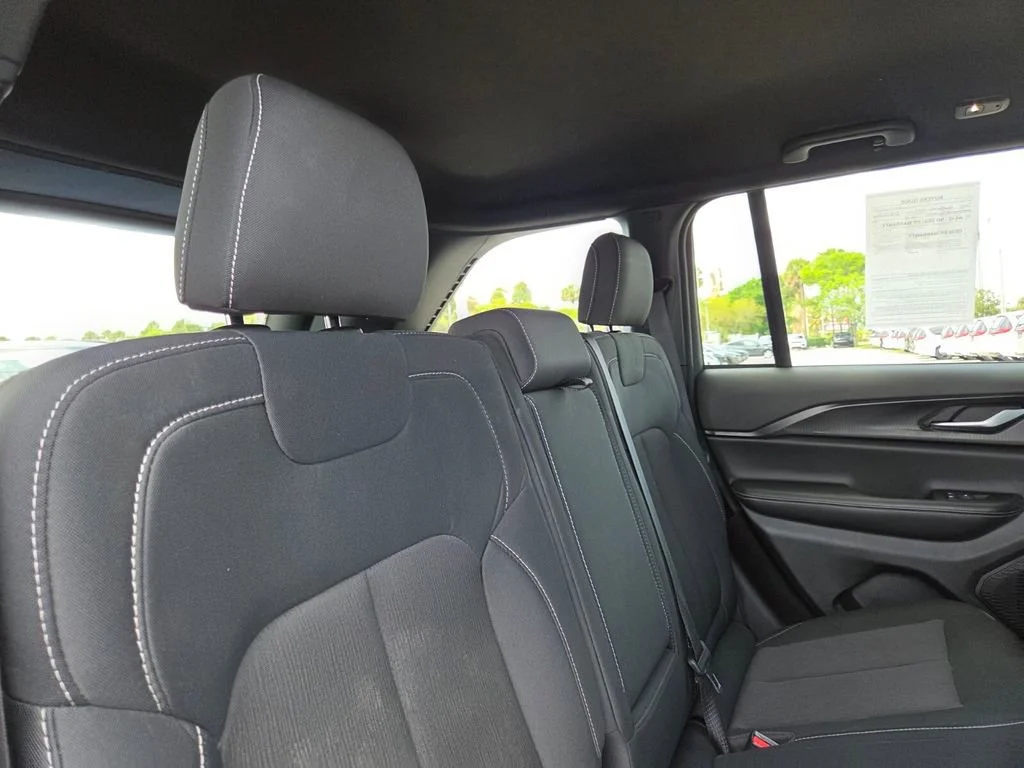 Certified Used 2024 Velvet Red Pearlcoat Jeep Laredo image 14