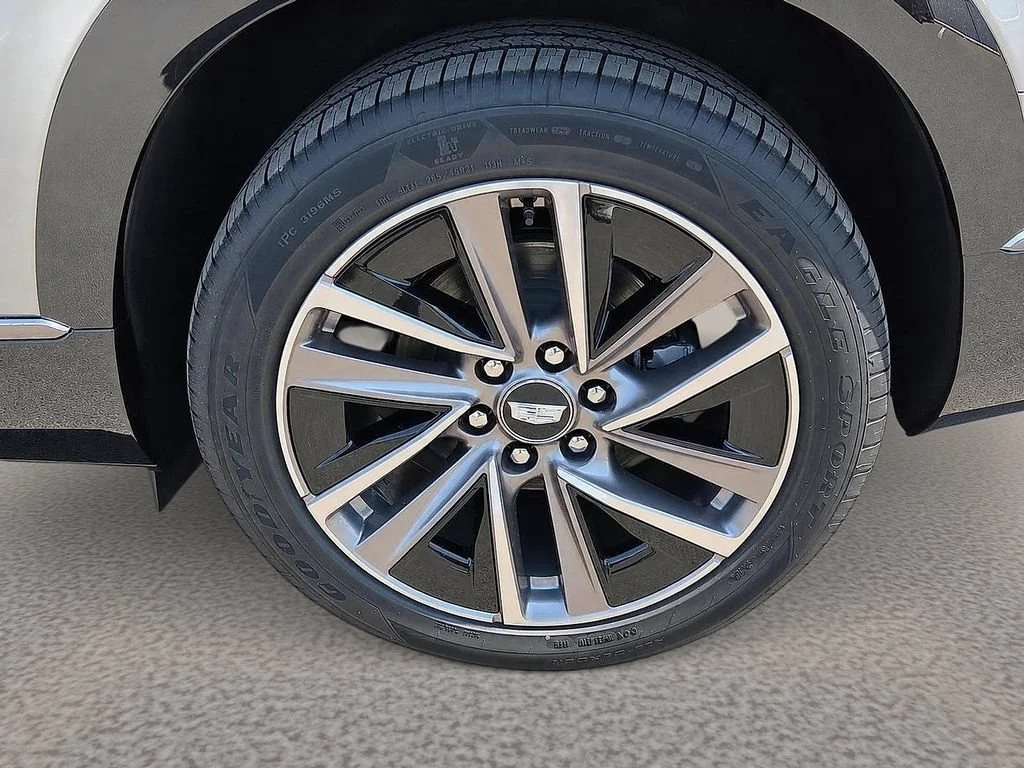 2027 Cadillac VISTIQ Sport - Photo 8