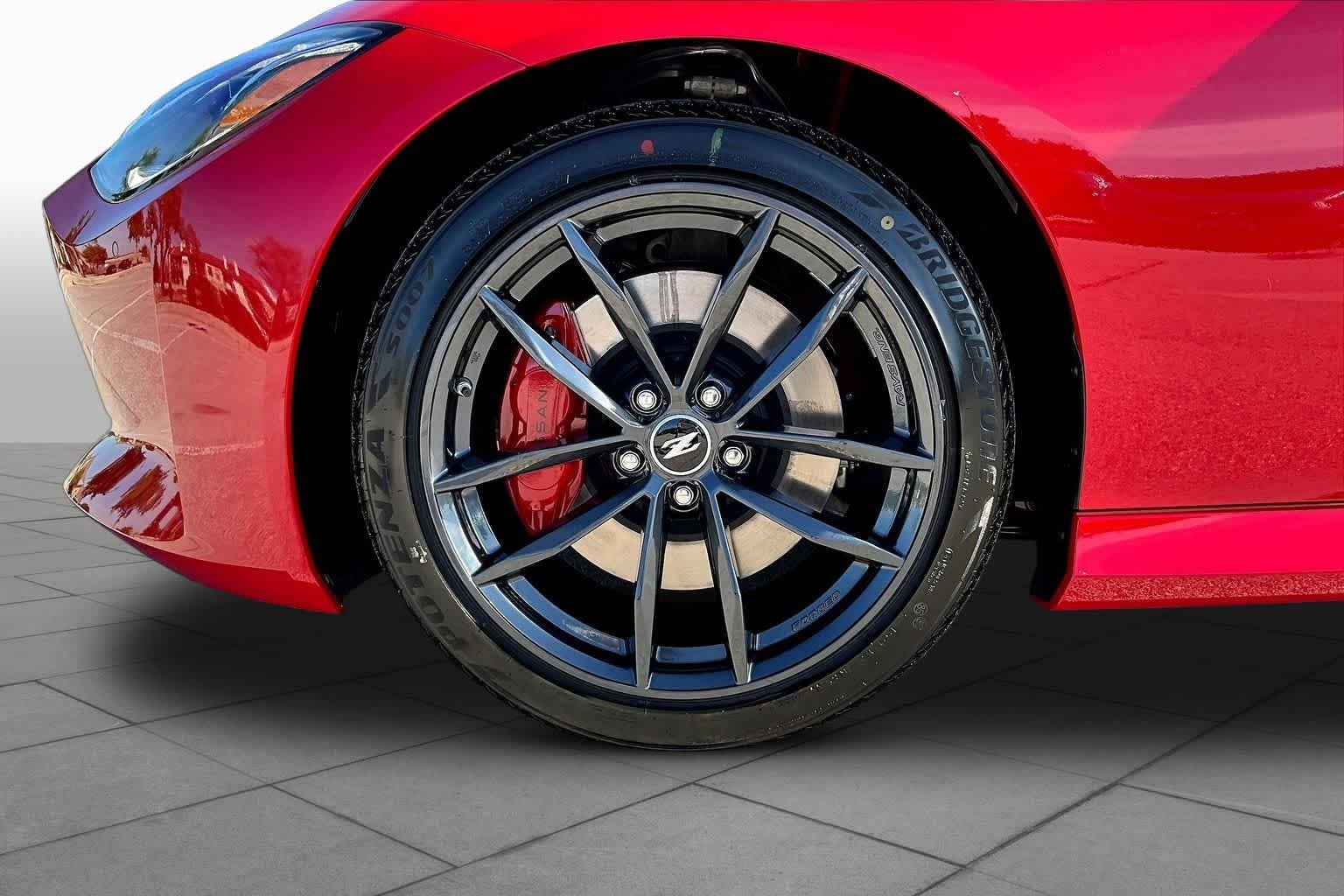 New 2026 Solid Red / Super Black Two-tone Nissan Performance image 11