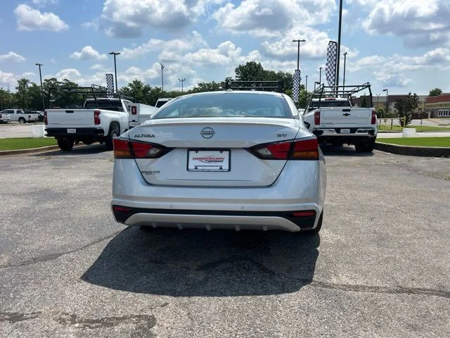 Used 2024 Silver Nissan 2.5 SV image 4