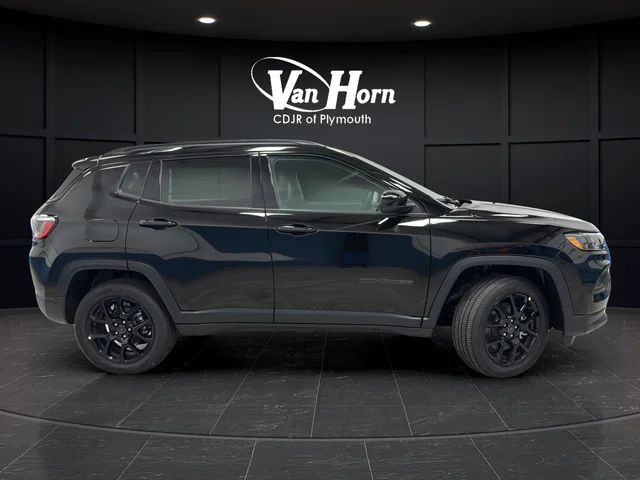 New 2026 Diamond Black Crystal Pearlcoat Jeep Latitude image 8