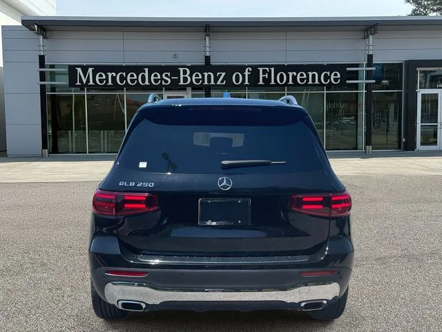 Used 2025 Black Mercedes-Benz GLB 250 image 5
