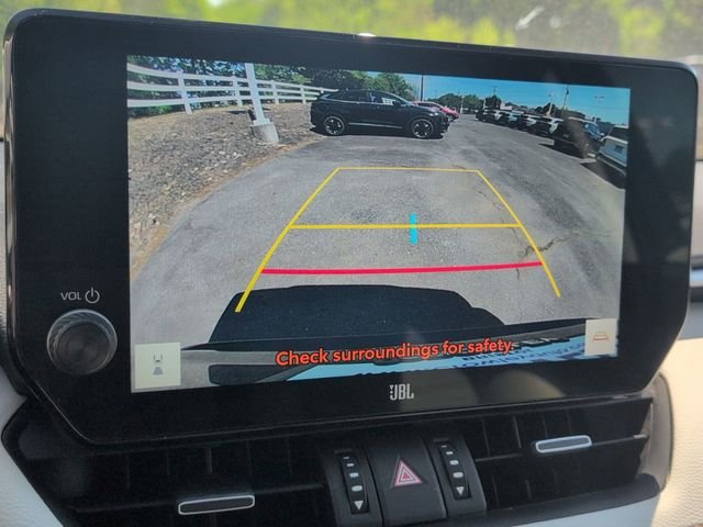 Used 2023  Toyota XLE Premium image 19