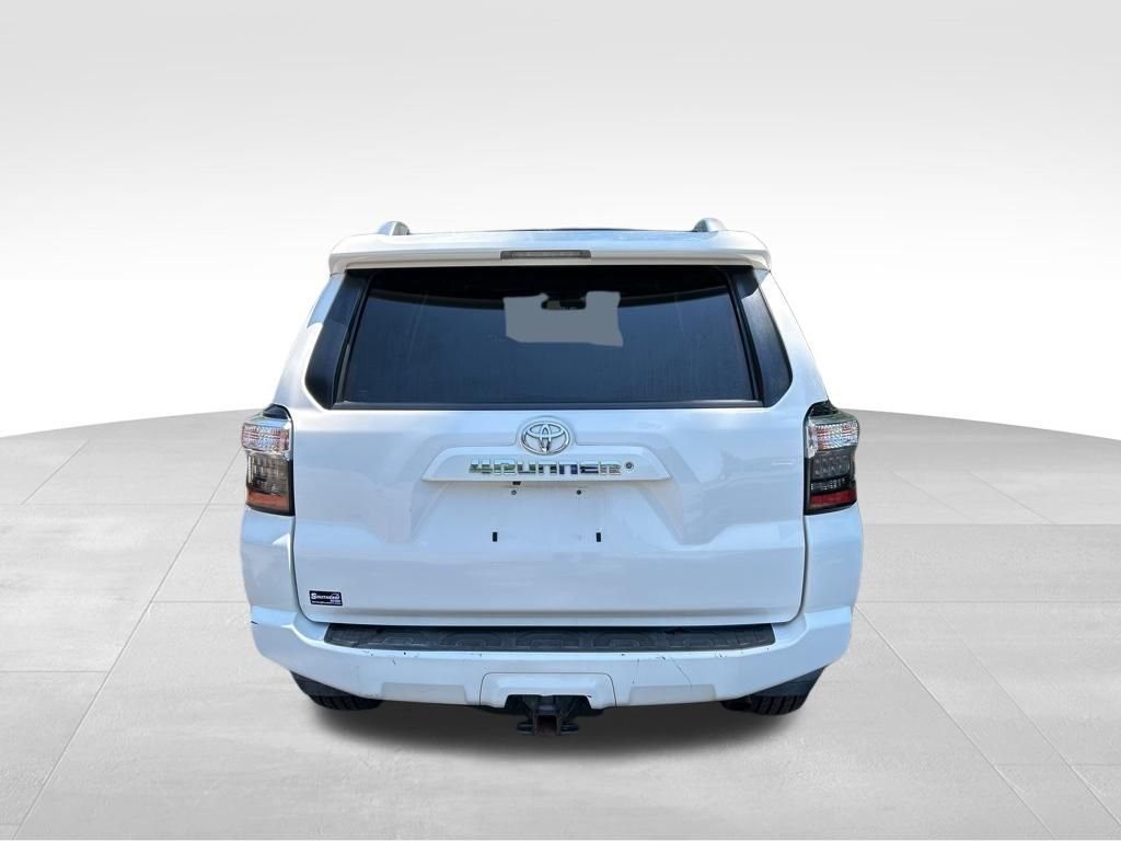 Used 2018 White Toyota SR5 Premium image 4