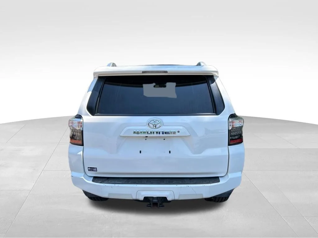 Used 2018 White Toyota SR5 Premium image 4
