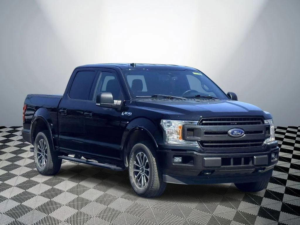 Used 2019 Black Ford XLT image 4