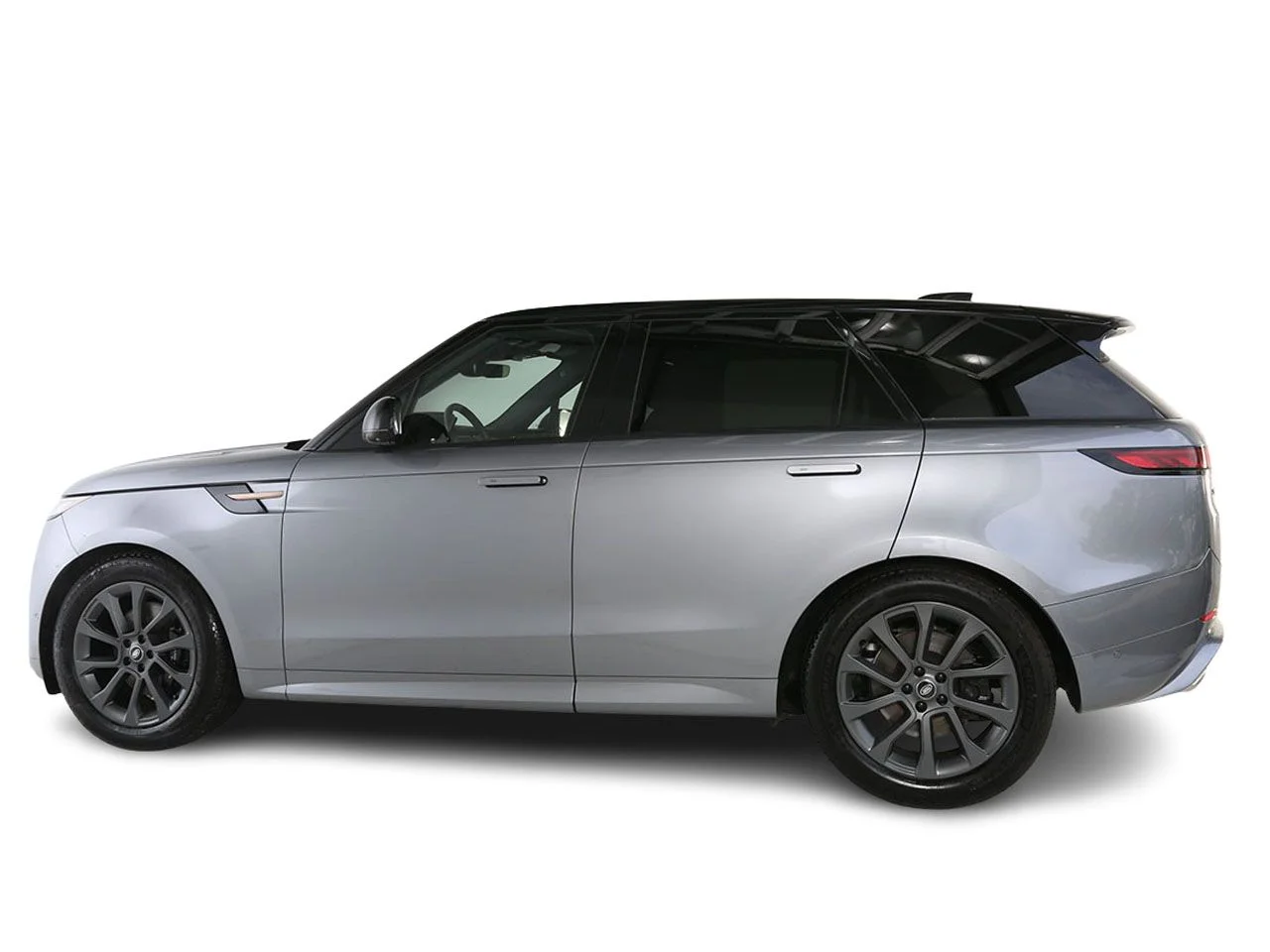 Used 2024 Gray Land Rover Dynamic SE image 4