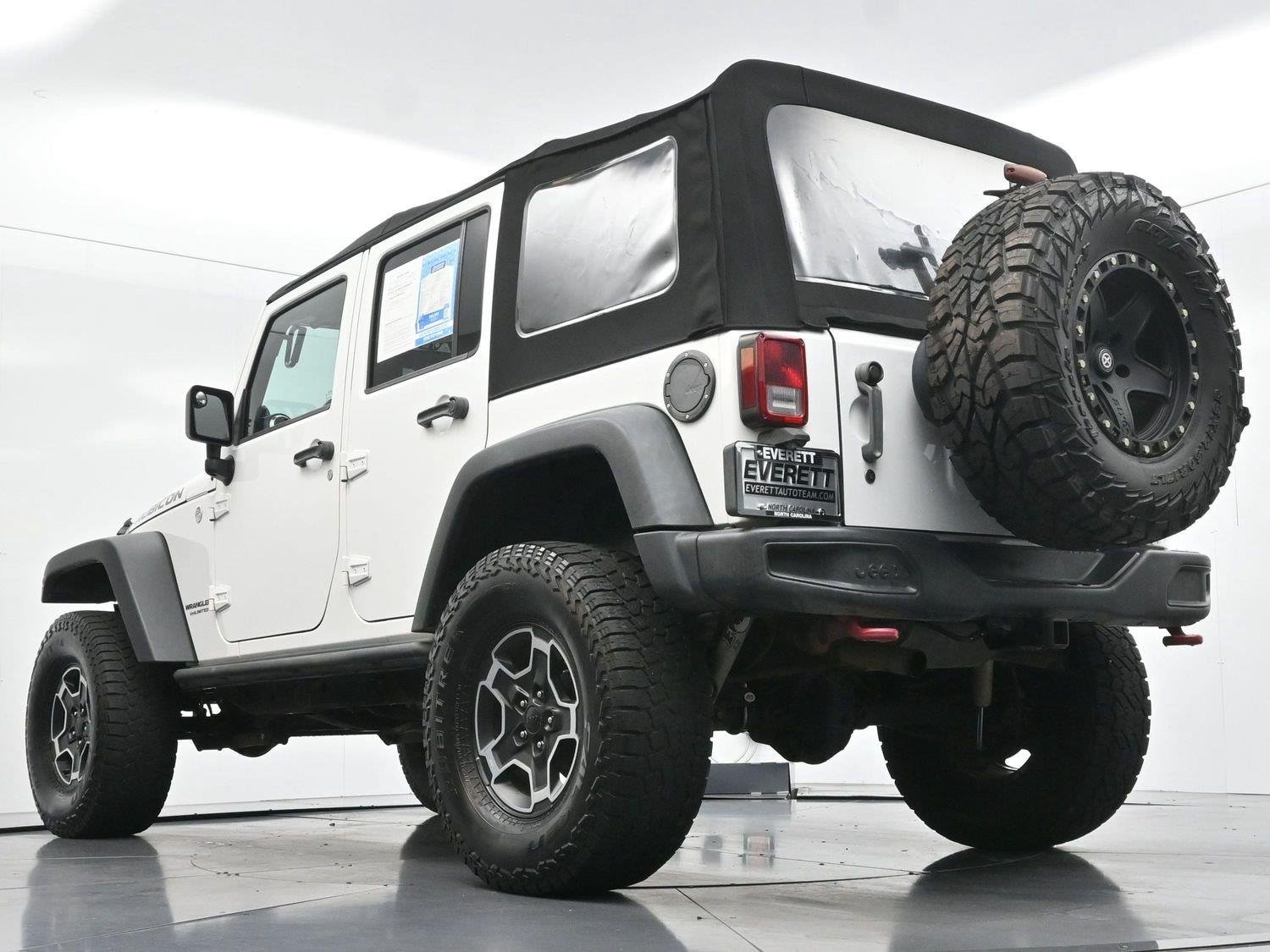 Used 2014 Bright White Clearcoat Jeep Rubicon X image 47