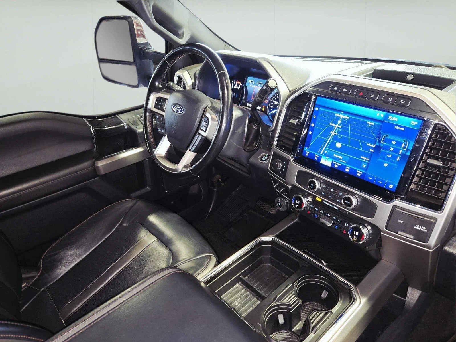 Used 2022 Star White Metallic Tri-Coat Ford Platinum image 60