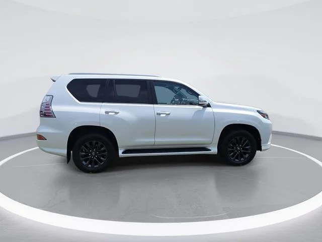 Used 2021  Lexus 460 image 9