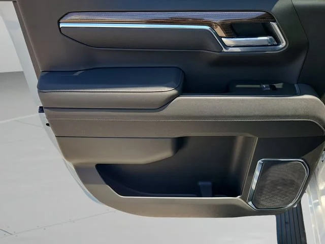 New 2026 Summit White Chevrolet LT Trail Boss image 21