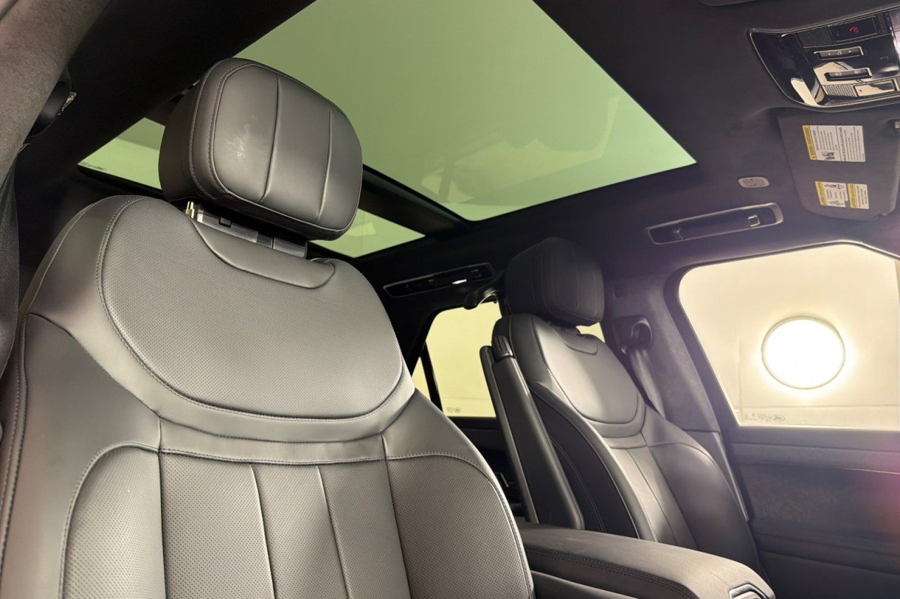 Used 2025 VELOCITY BLUE SV Land Rover Autobiography image 16