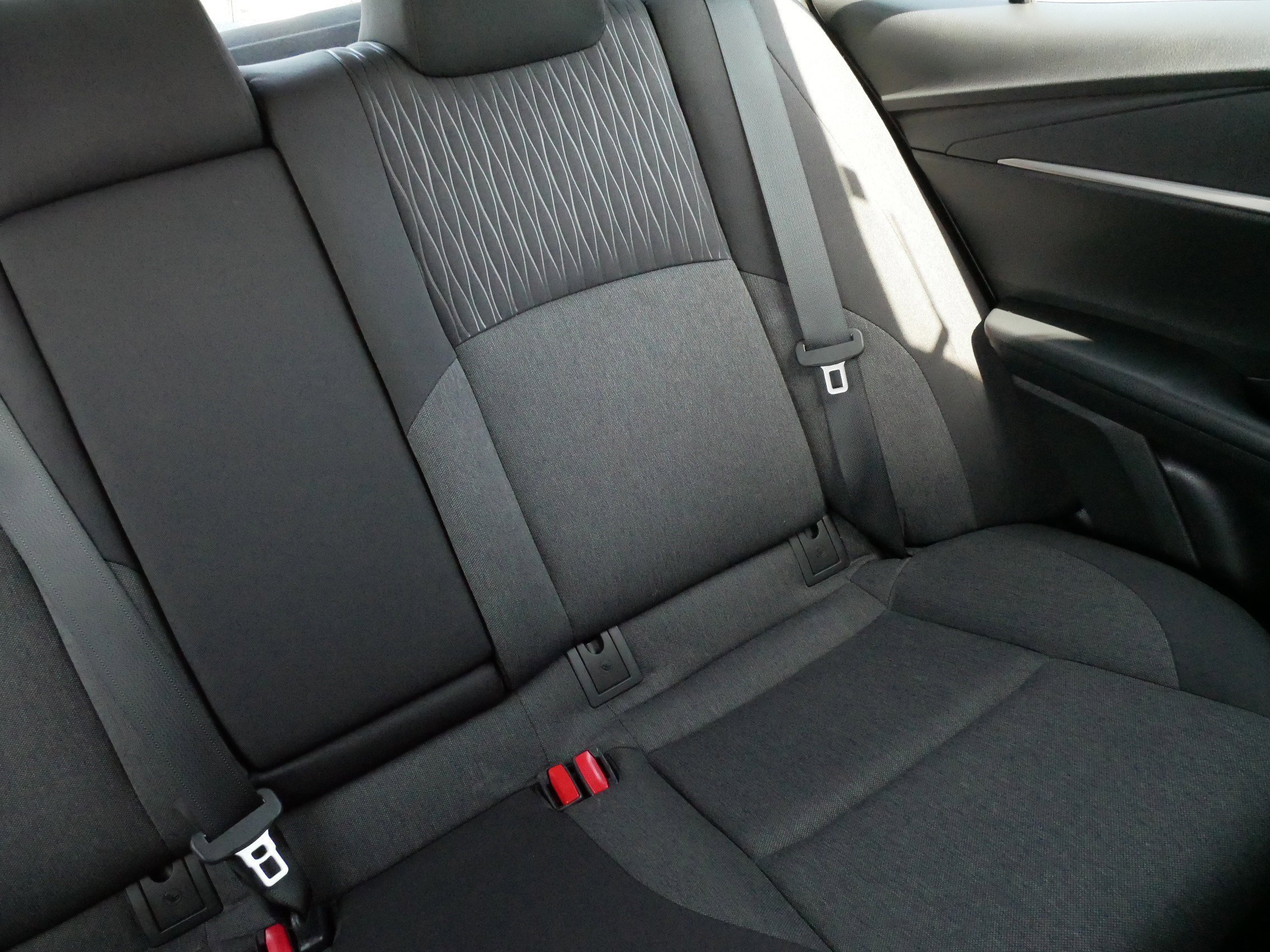 2025 Toyota Camry LE - Photo 11