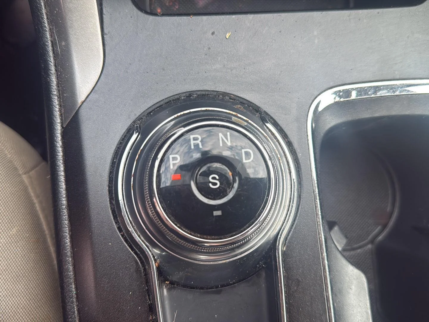 Used 2017 White Gold Ford SE image 10