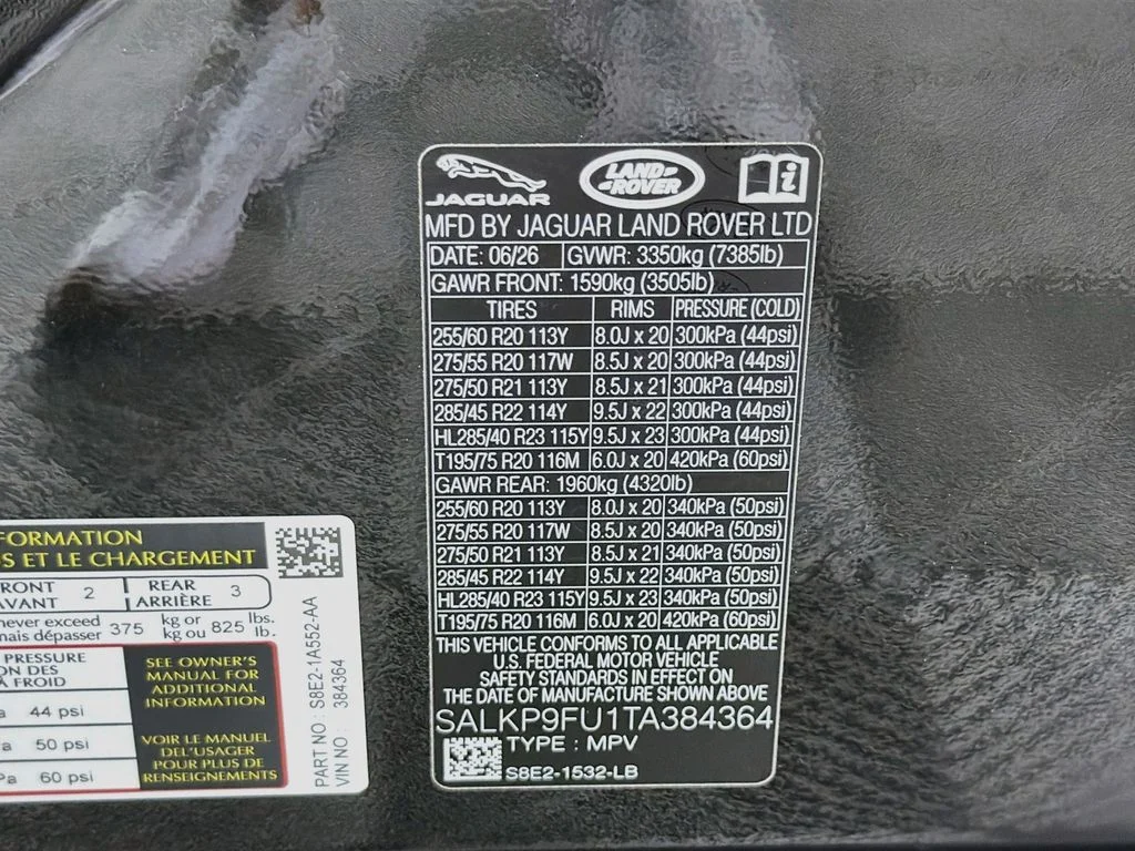 New 2026 Santorini Black Land Rover SE image 34