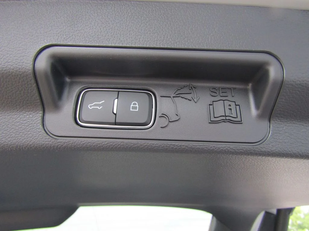 New 2027 Avalanche Gray Ford Active image 36