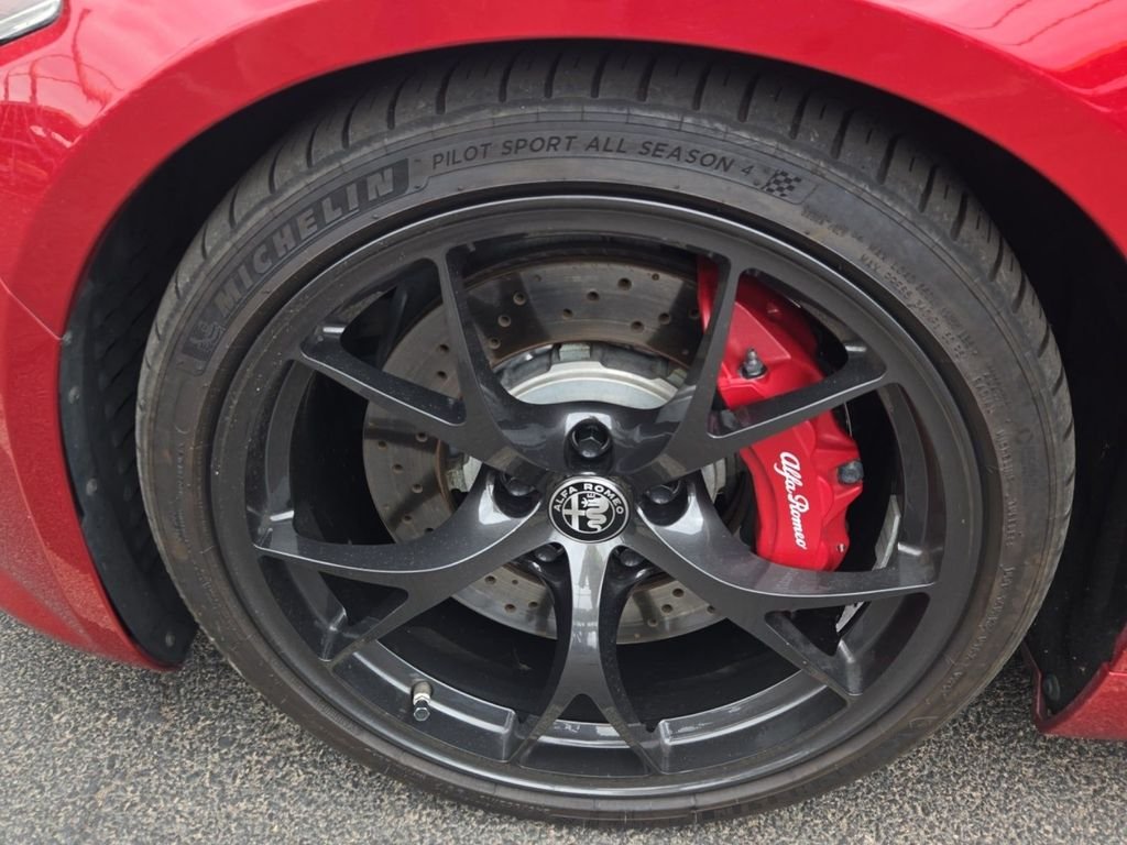 Used 2019 Red Alfa Romeo Quadrifoglio image 2