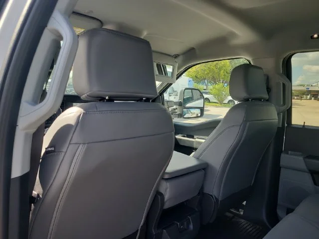 New 2026 Oxford White Ford XL image 12