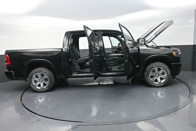 New 2026 Diamond Black Crystal Pearl-Coat Exterior Paint RAM Big Horn/Lone Star image 37