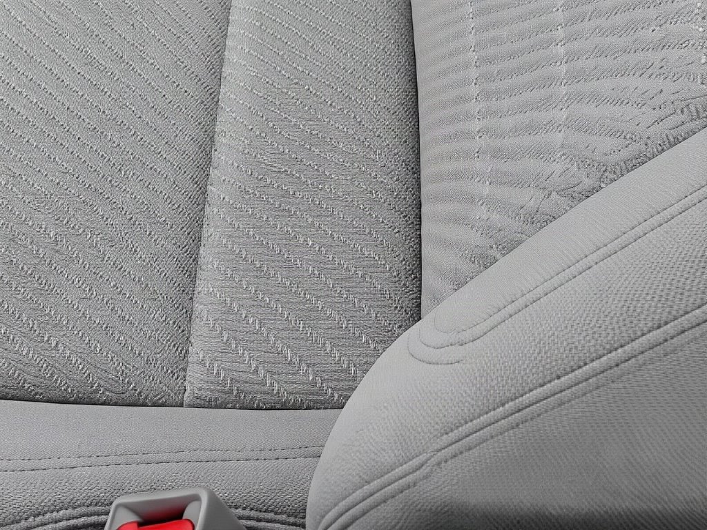 Used 2015 Gray Toyota LE image 18