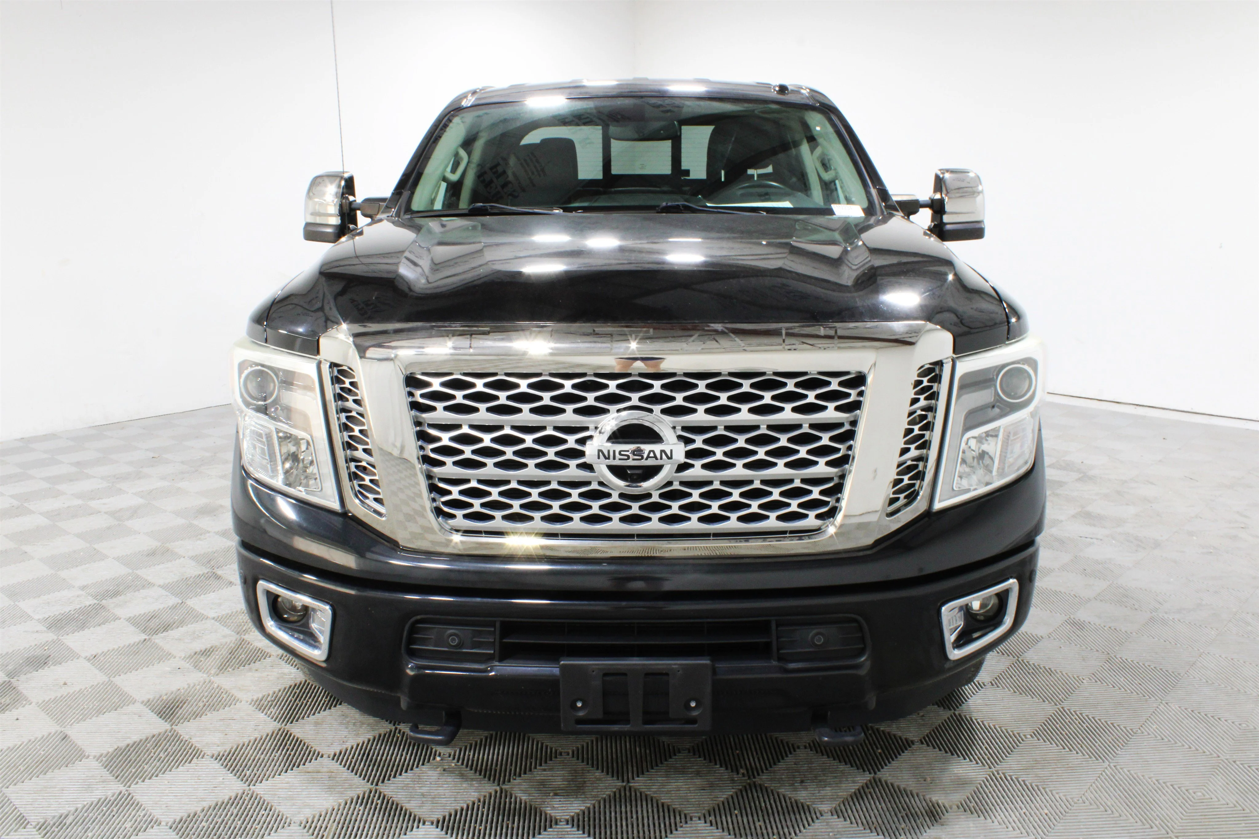 Used 2016 Magnetic Black Nissan Platinum Reserve image 31