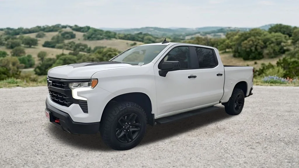 Used 2024 White Chevrolet LT Trail Boss image 3
