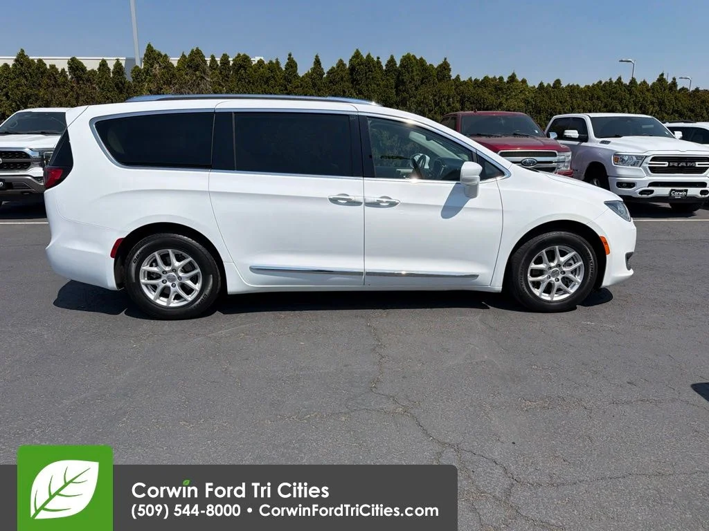 Used 2020 Bright White Clearcoat Chrysler Touring L image 7