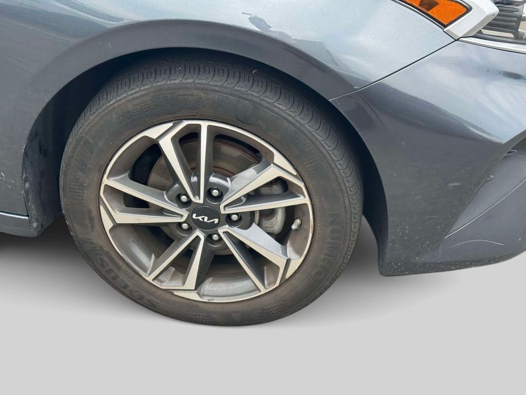 Used 2023 Gray Kia LXS image 7