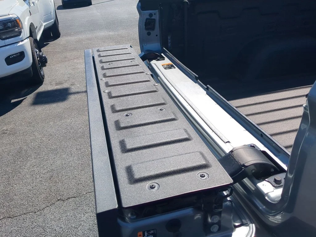 Used 2025 Sterling Metallic GMC AT4 image 26