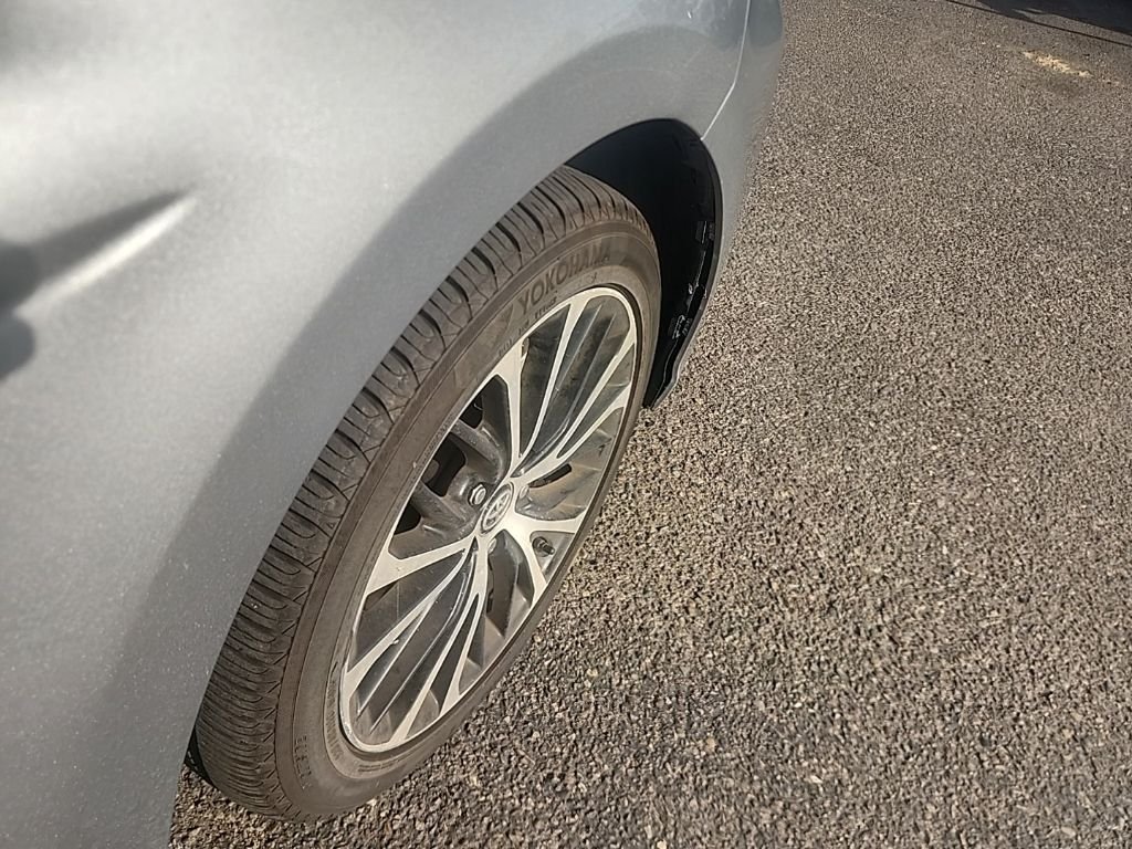 Used 2019 Silver Toyota SE image 16