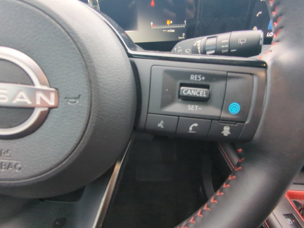Used 2025 Black Nissan SR image 24