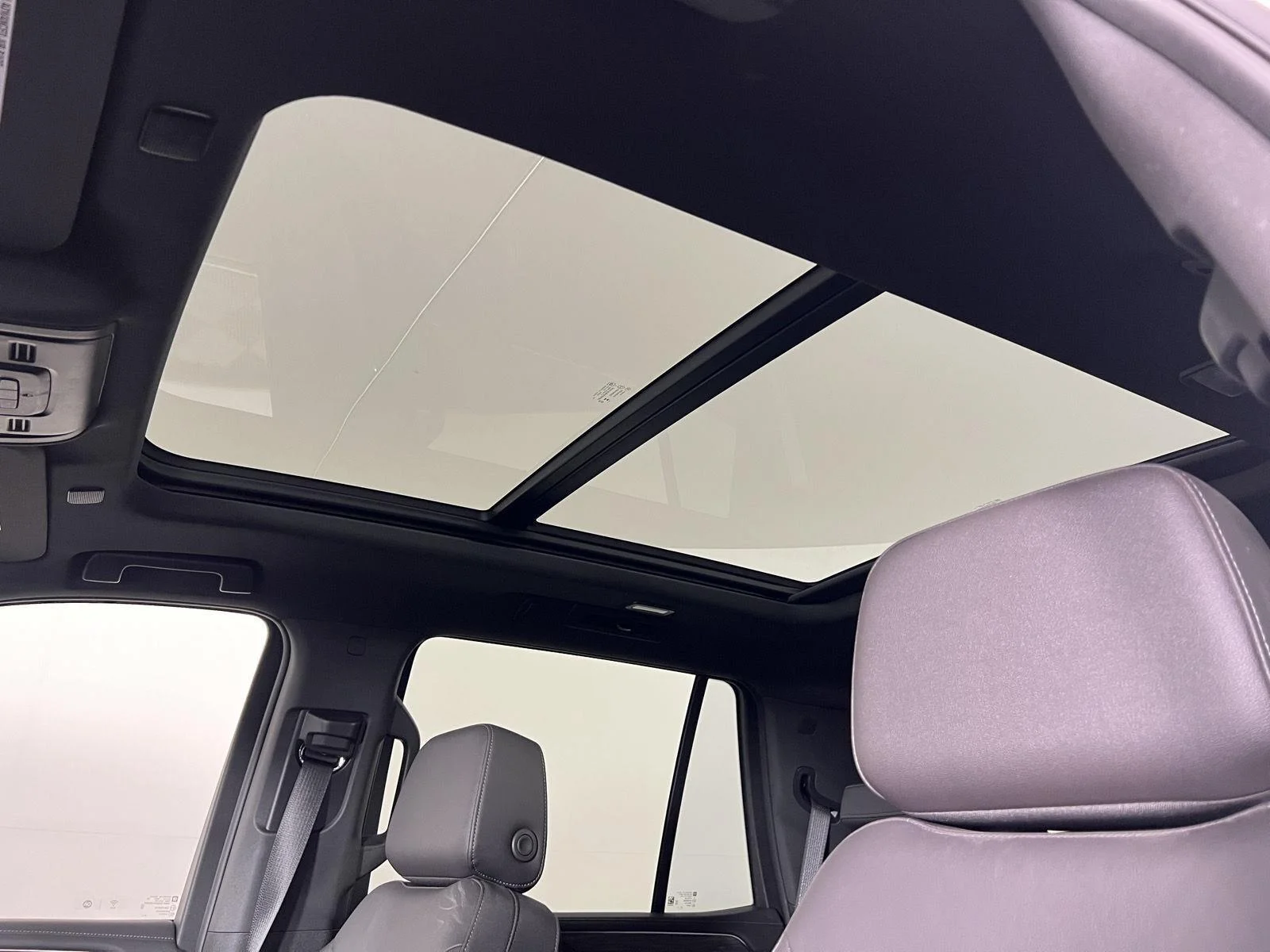 Used 2024 Summit White Chevrolet Z71 image 4