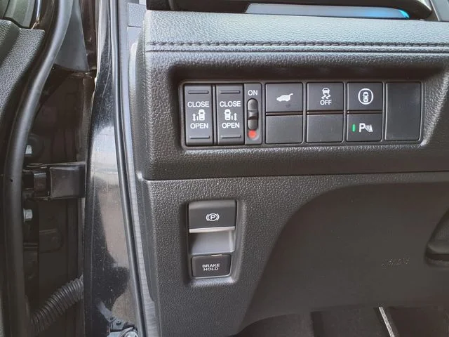 2024 Honda Odyssey Elite - Photo 16