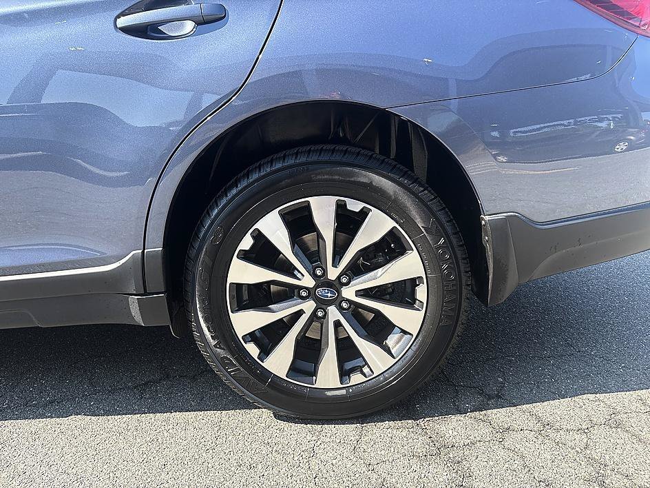 Used 2017 Twilight Blue Metallic Subaru Limited image 10