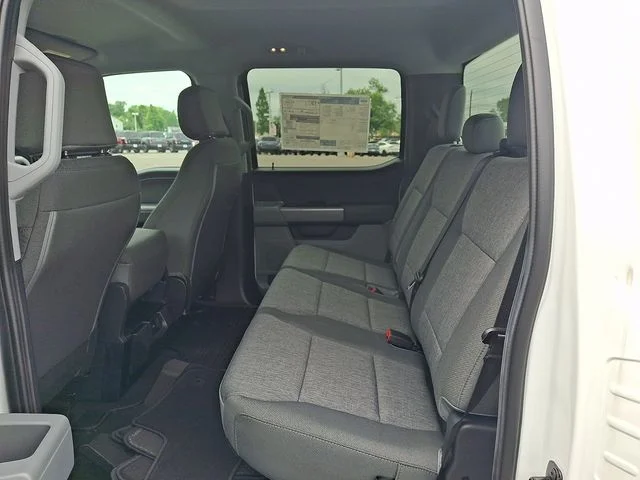 New 2026 Oxford White Ford XLT image 6