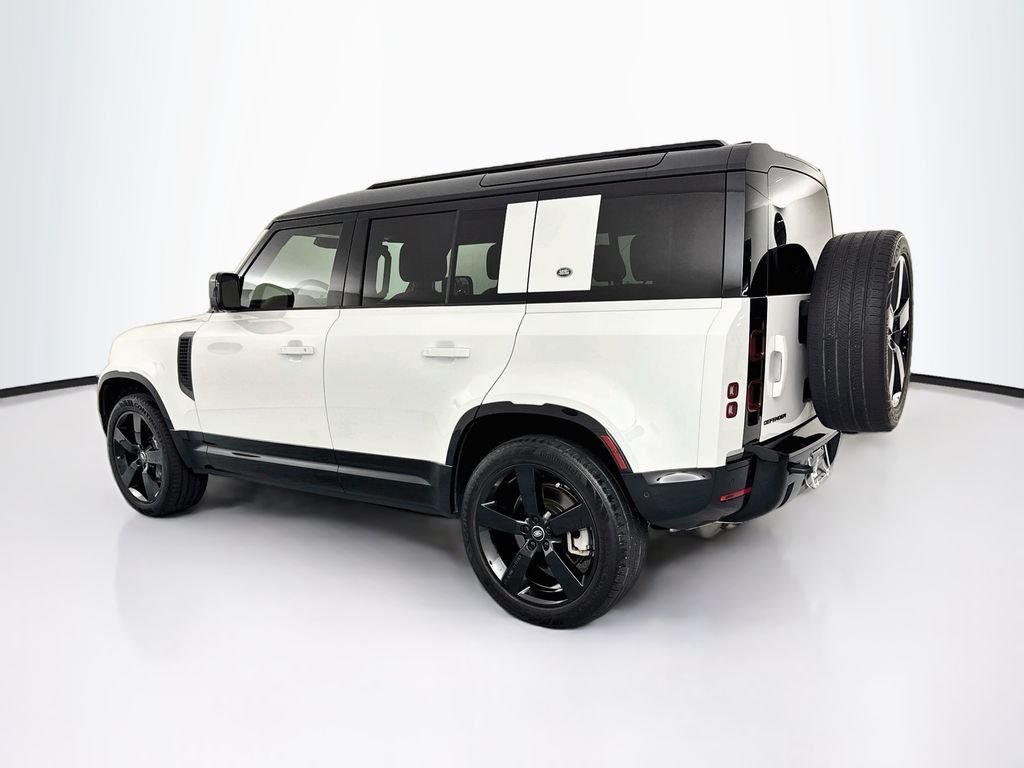 Certified Used 2024 White Land Rover X-Dynamic SE image 7
