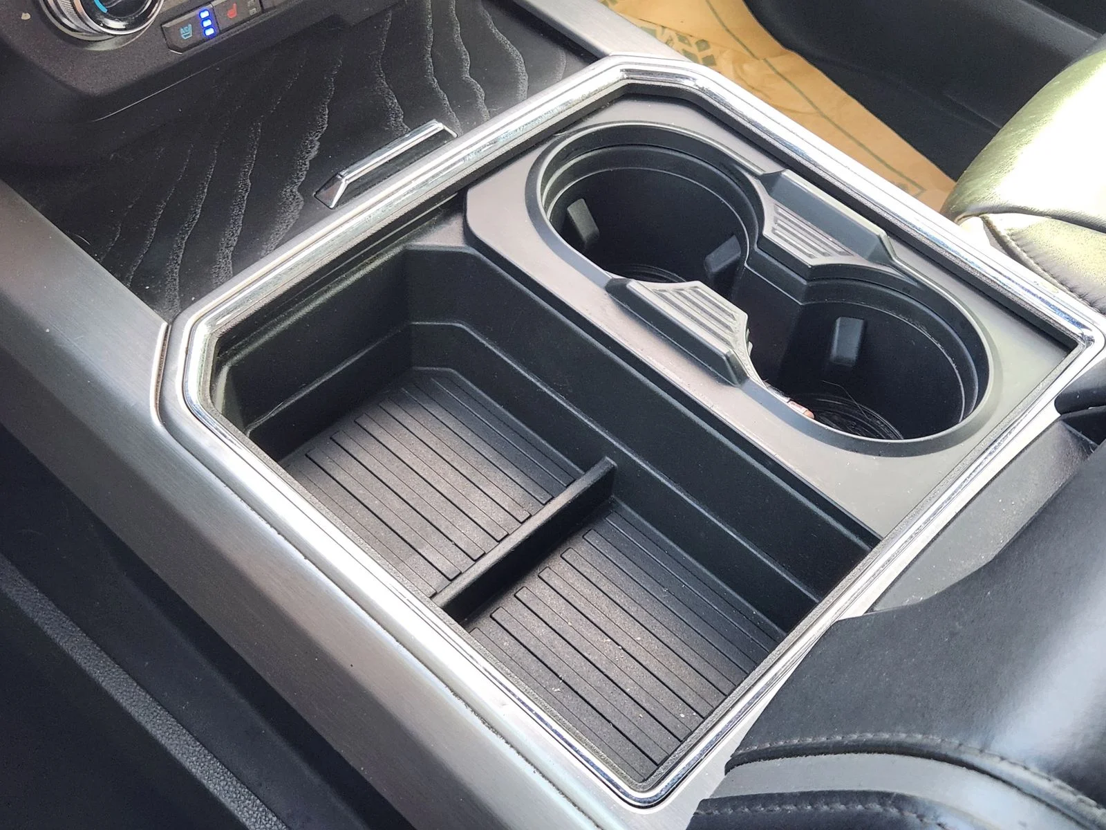 Used 2019 Gray Ford Platinum image 19