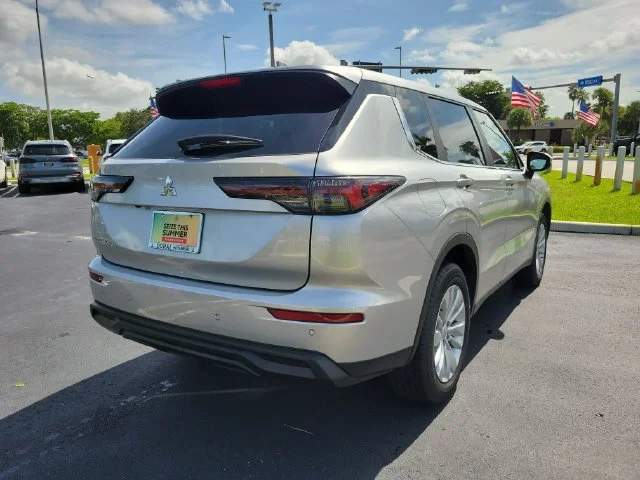 Used 2026 Silver Mitsubishi ES image 6