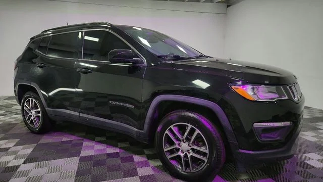 Used 2018 Black Jeep Latitude image 16