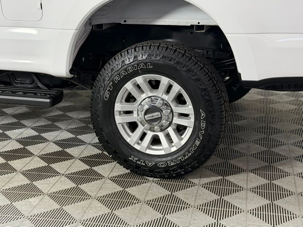 Used 2018 White Ford XLT image 12