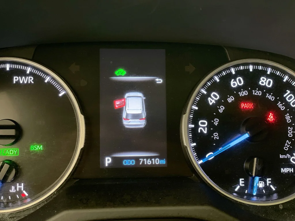 Used 2022 Silver Sky Metallic Toyota XLE image 12
