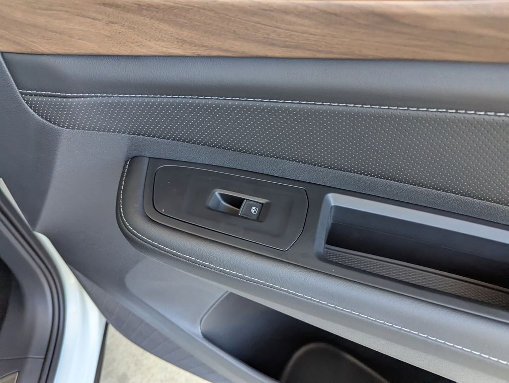 2026 Volkswagen Atlas SE w/Tech - Photo 40