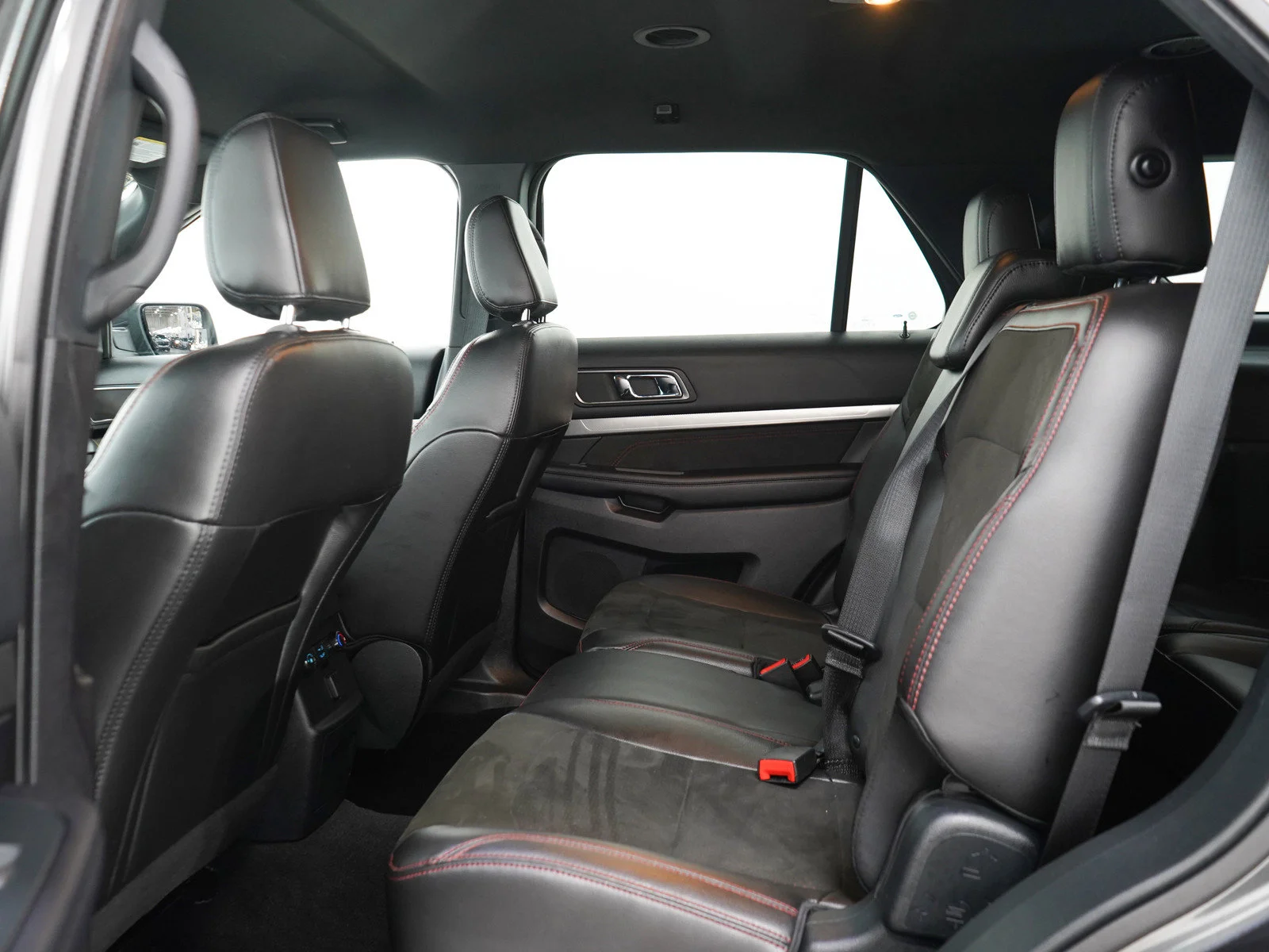 Used 2018 Magnetic Metallic Ford XLT image 22