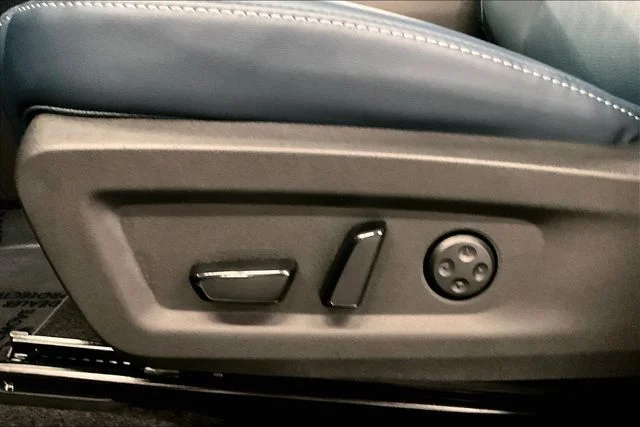 New 2026 Super Black Nissan Platinum image 33