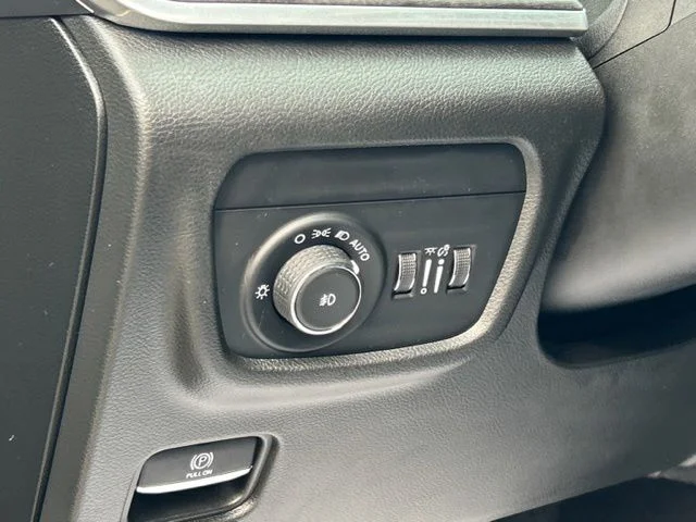 Used 2022 Gray Metallic Jeep Overland image 43