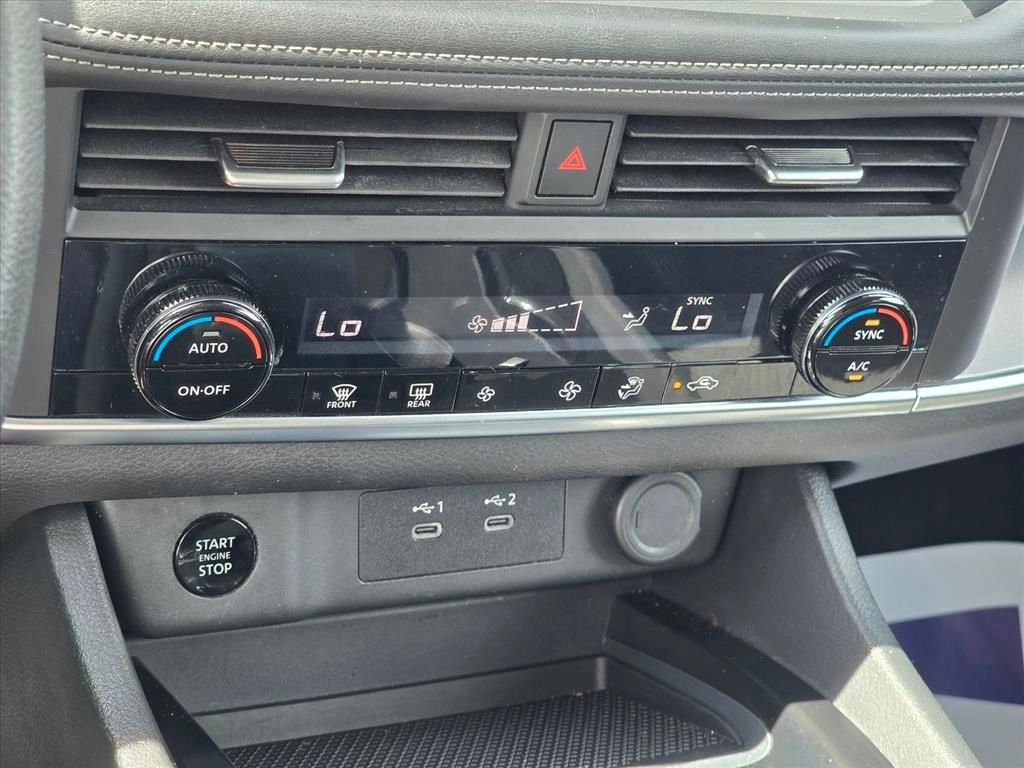 Used 2024 Blue Nissan SV image 18