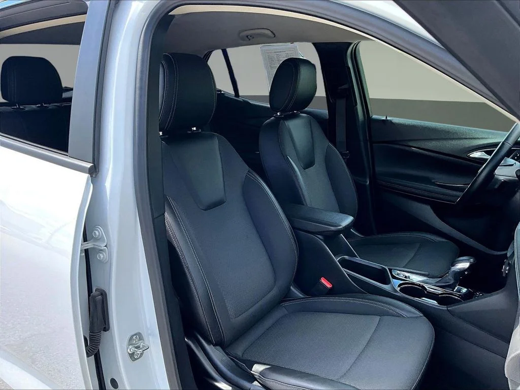 Used 2025 White Buick Preferred image 29